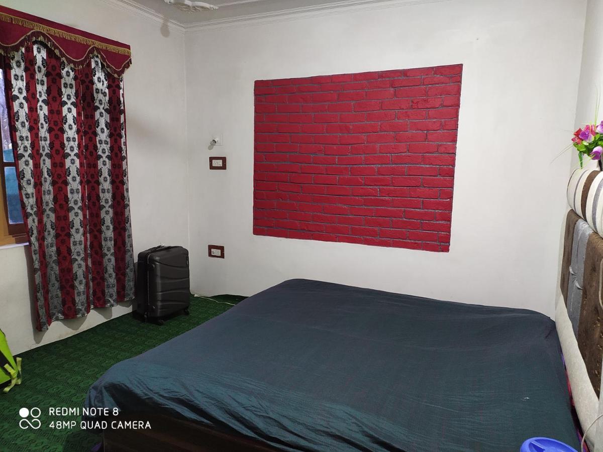 Hotel New Heaven Canal Srīnagar Esterno foto