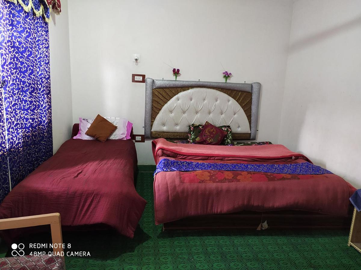 Hotel New Heaven Canal Srīnagar Esterno foto