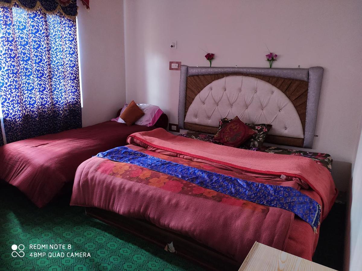 Hotel New Heaven Canal Srīnagar Esterno foto