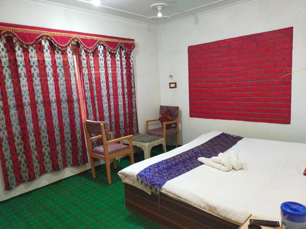 Hotel New Heaven Canal Srīnagar Esterno foto
