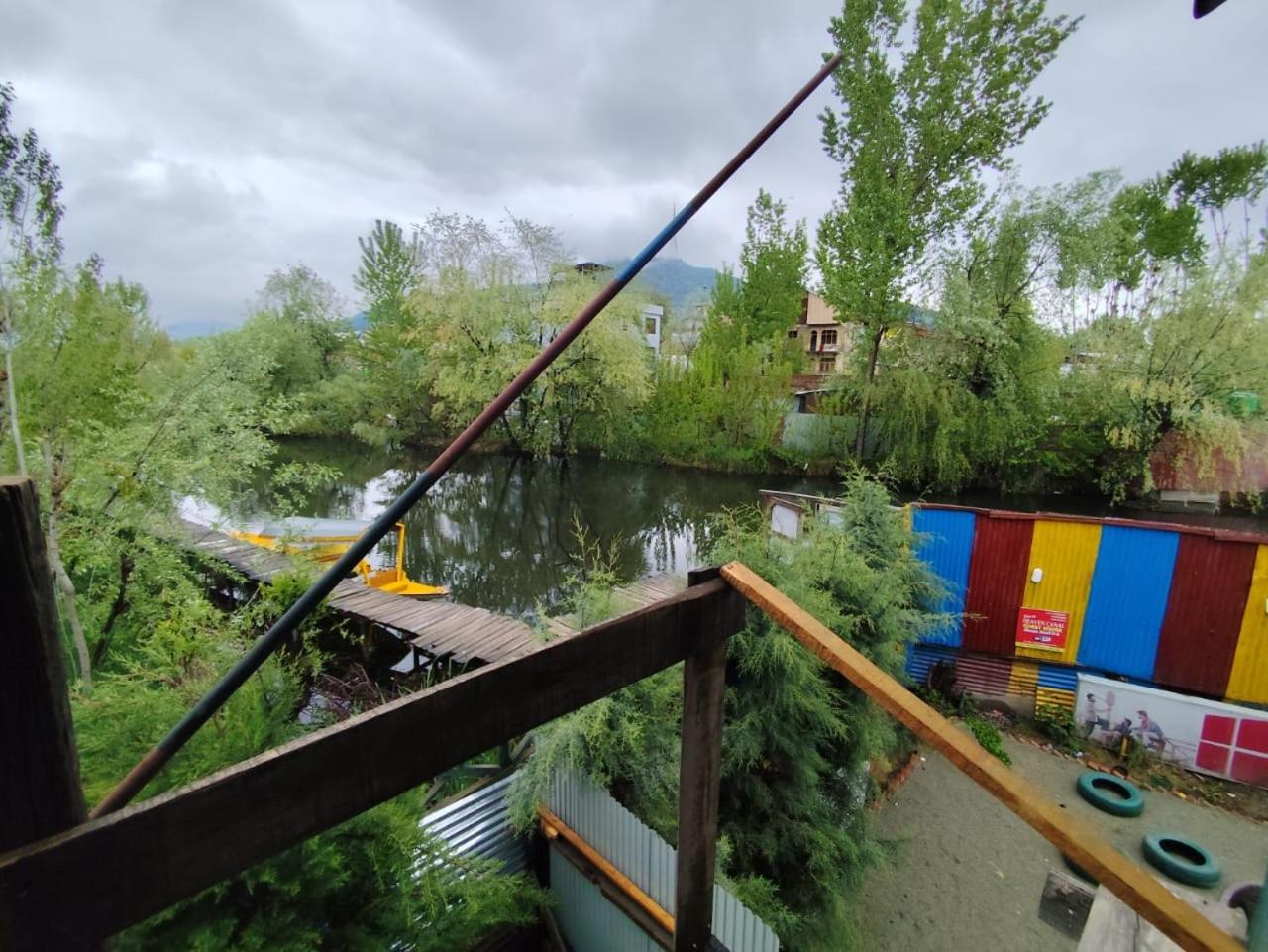 Hotel New Heaven Canal Srīnagar Esterno foto