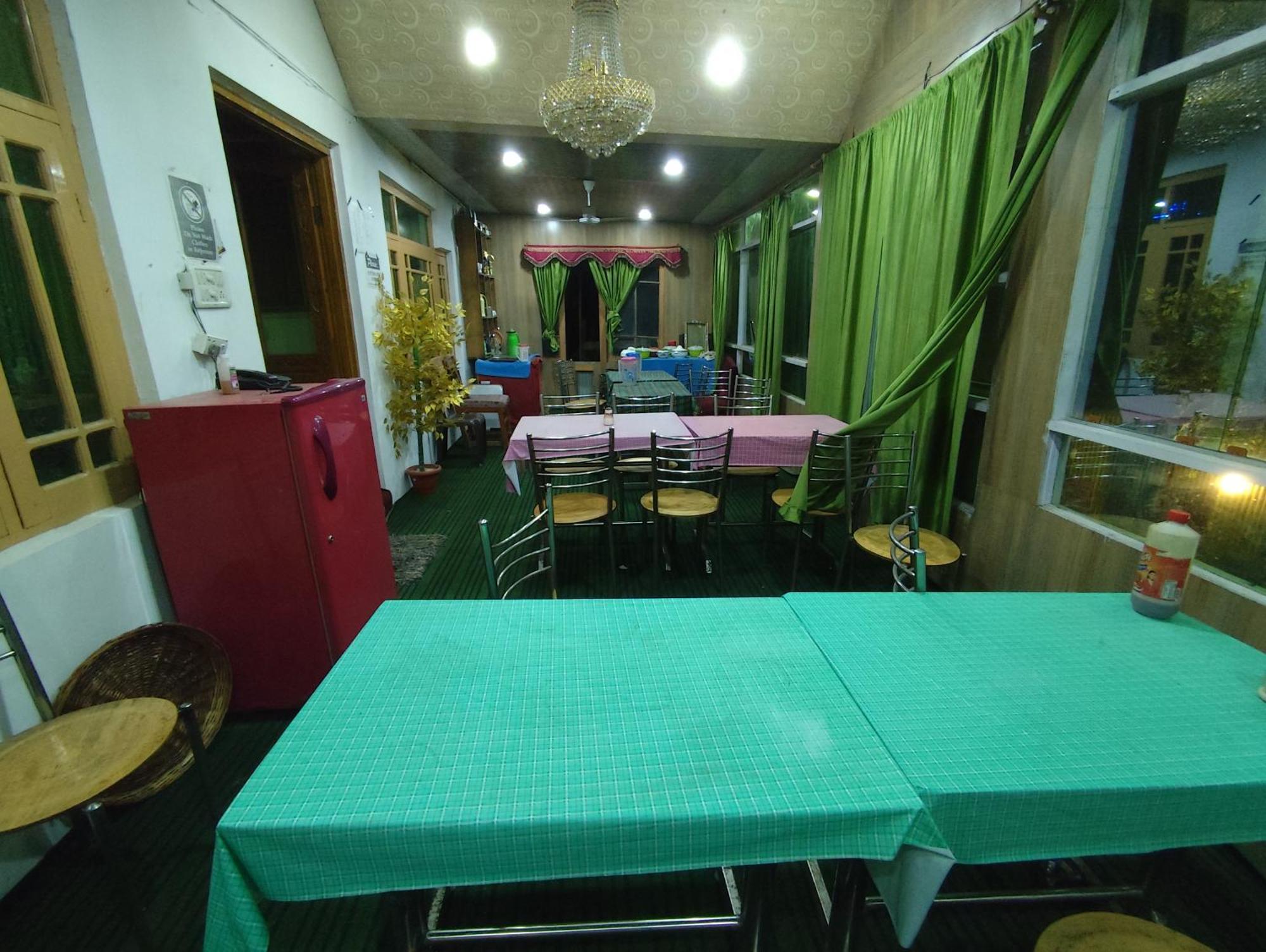 Hotel New Heaven Canal Srīnagar Esterno foto